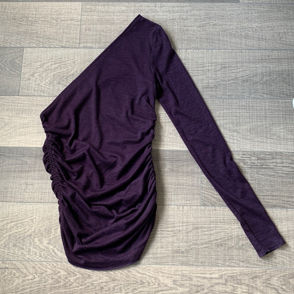 Aritzia Wilfred Free One Sleeve Deep Purple Top
